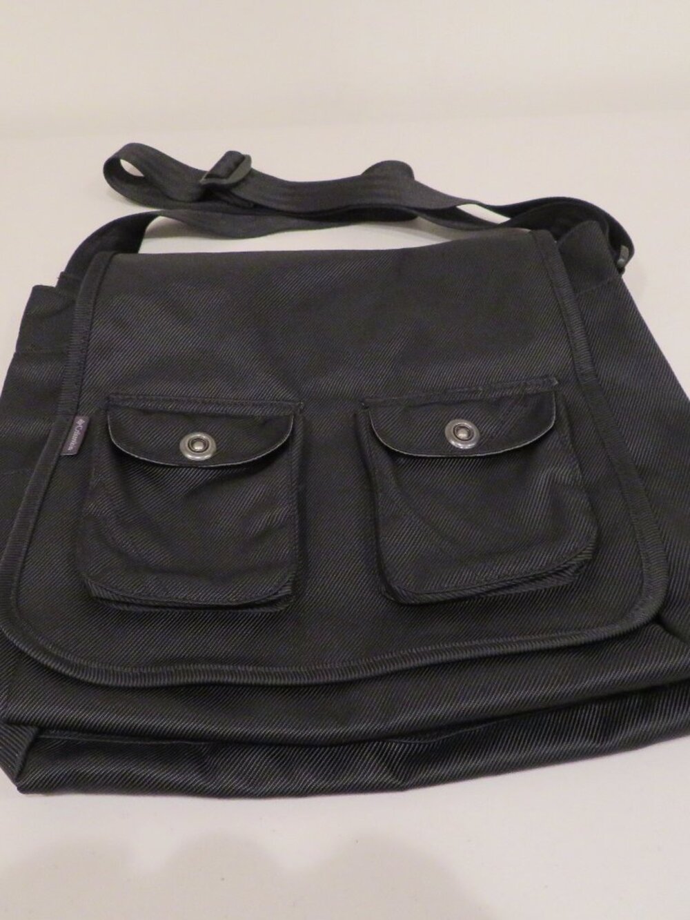 Women’s Columbia Black Nylon Messenger Crossbody Bag